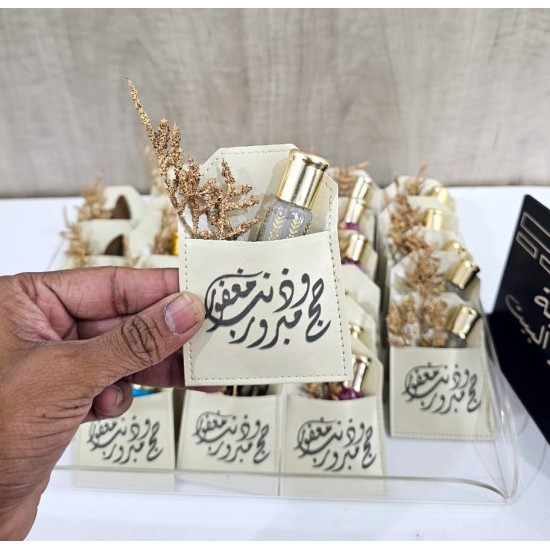 بكج 40 توزيعة مسك وبخور مباركة الحج مع ستاند الكعبة بالاسم بكج 40 توزيعة مسك وبخور مباركة الحج مع ستاند الكعبة بالاسم
